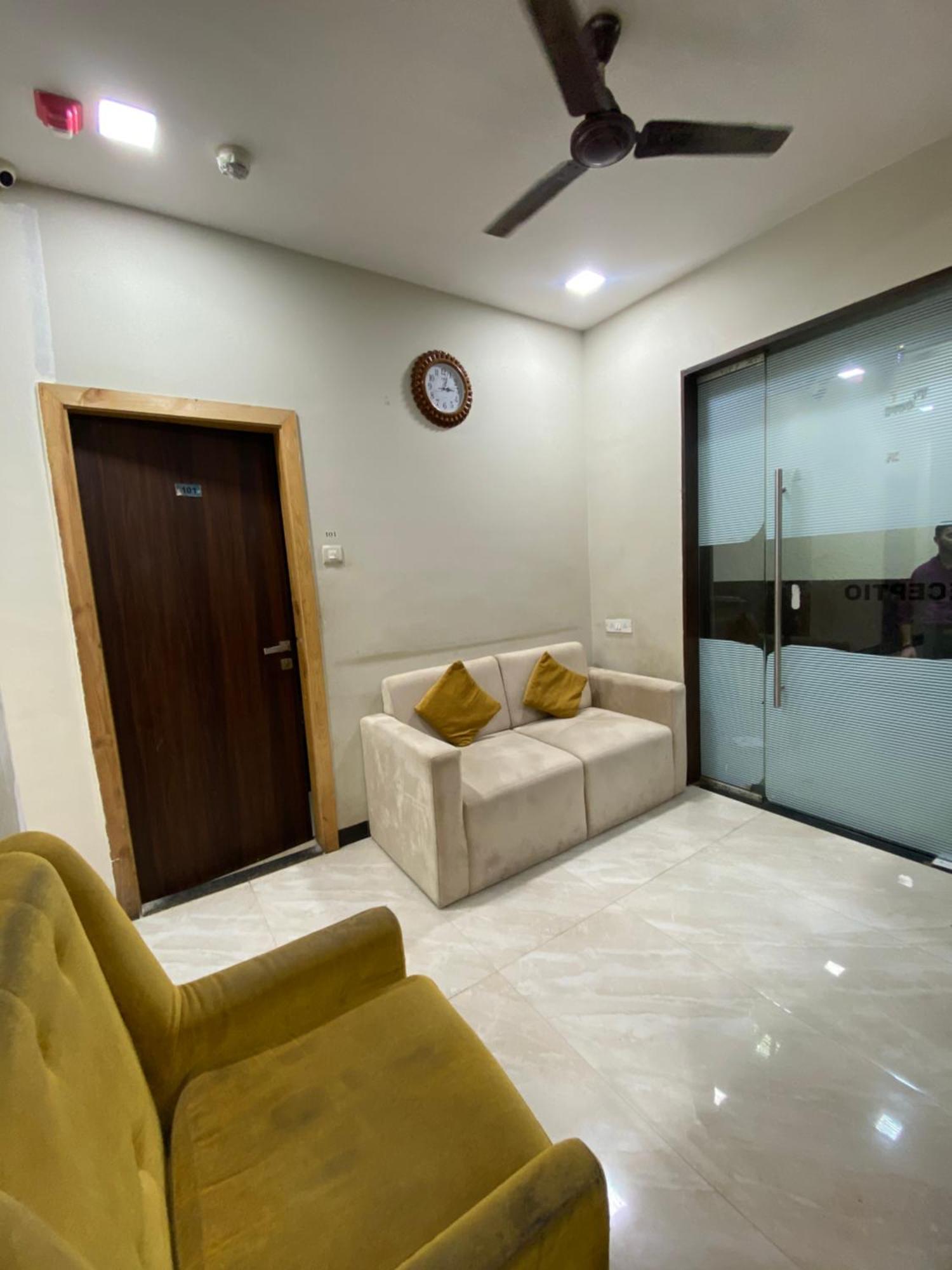 Hotel Blue Wellington - Near Mumbai Airport Exterior photo
